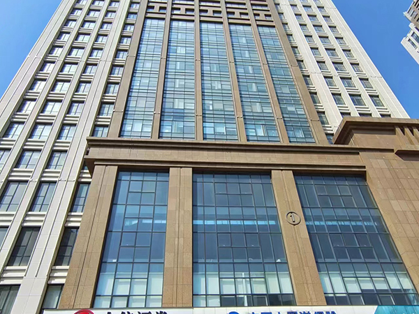 煙臺潤華大廈玻璃、鋁板、石材施工 (4).jpg